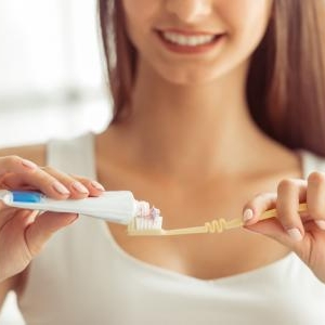 ホワイトニング製品もある!歯ぐきも傷付けない低刺激なオーガニック歯磨き
