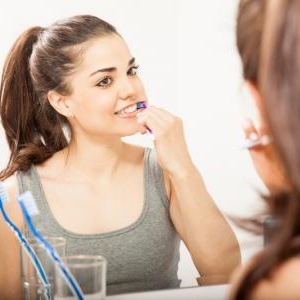 人気急上昇中!「天然由来歯磨き」は天然由来の研磨剤と植物がお口の健康を守る!