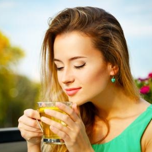 緑茶はダイエットに向いている!?その効果と成分とは
